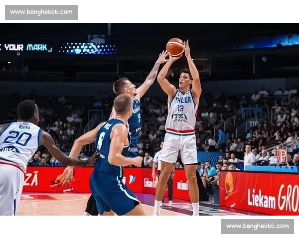 追梦三不沾引爆场边！东契奇跳脚喊 “欧漏！”